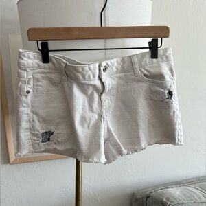 Arizona  White Boho Festival Y2K 90’s White Distressed Denim Shorts Size 13